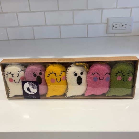 Halloween Wool Ghosts Garland—BEAUTIFUL!!  6 ft. Garland—Colorful—New in Box - Picture 1 of 5